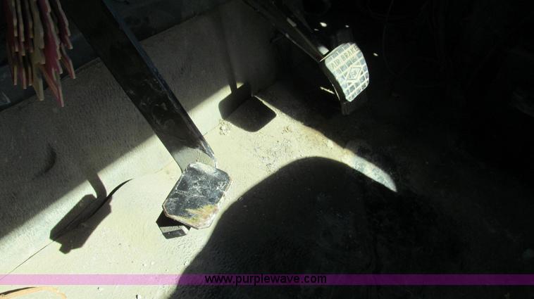 image for item G2139 1995 Ag-Chem TerraGator 1844 self-propelled sprayer