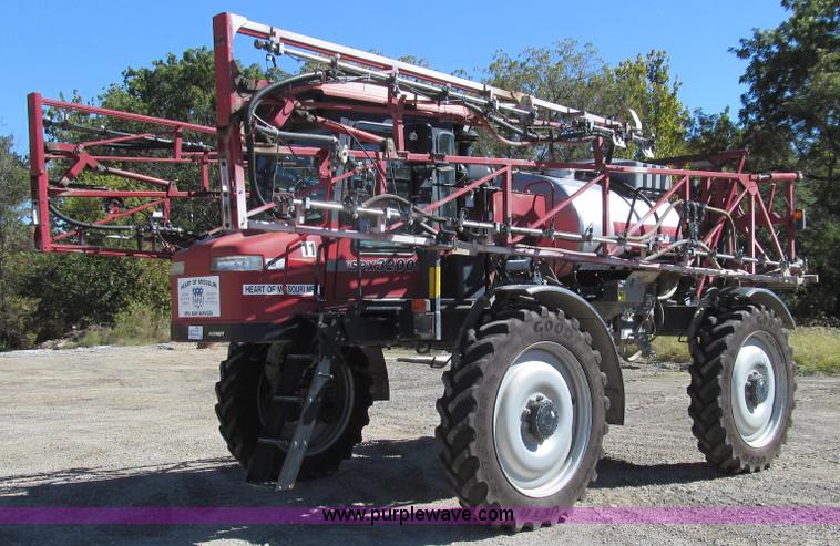 image for item G2140 2003 Case IH SPX3200 Patriot self-propelled sprayer