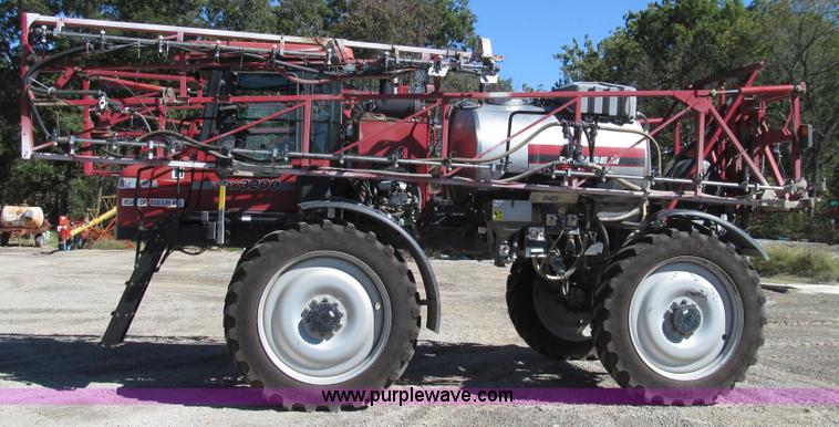 image for item G2140 2003 Case IH SPX3200 Patriot self-propelled sprayer