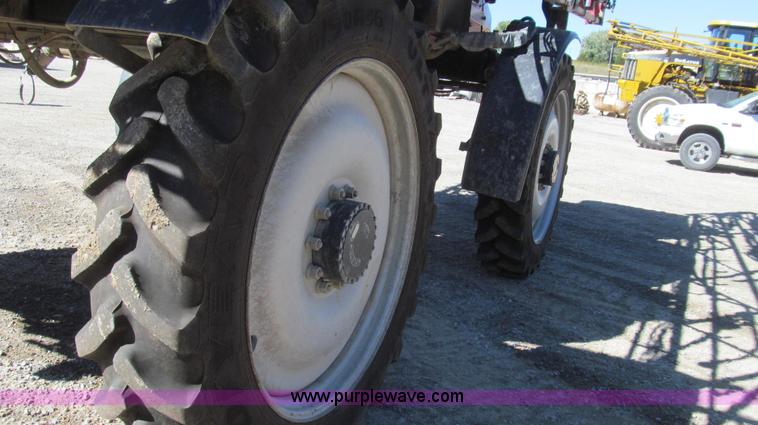 image for item G2140 2003 Case IH SPX3200 Patriot self-propelled sprayer