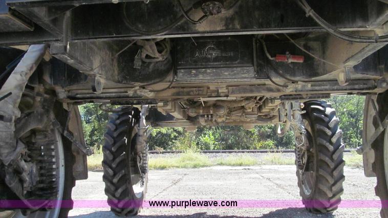 image for item G2140 2003 Case IH SPX3200 Patriot self-propelled sprayer