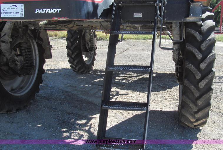 image for item G2140 2003 Case IH SPX3200 Patriot self-propelled sprayer