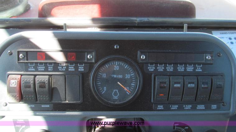 image for item G2140 2003 Case IH SPX3200 Patriot self-propelled sprayer