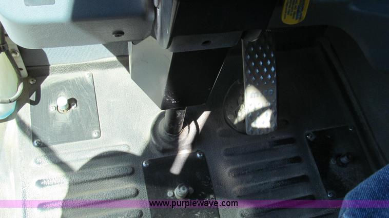 image for item G2140 2003 Case IH SPX3200 Patriot self-propelled sprayer