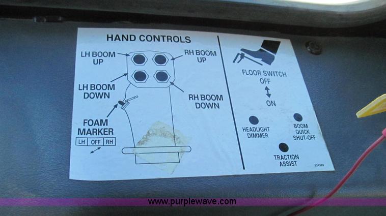 image for item G2140 2003 Case IH SPX3200 Patriot self-propelled sprayer