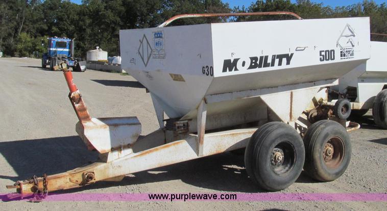 image for item G2142 Mobility 500 fertilizer spreader