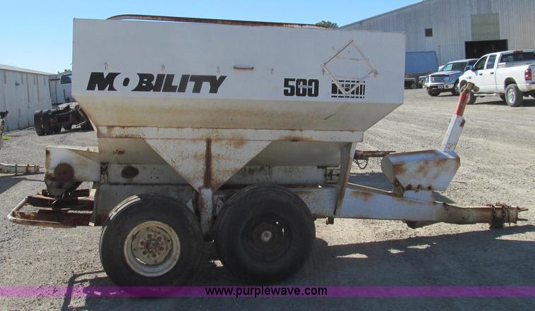 image for item G2142 Mobility 500 fertilizer spreader
