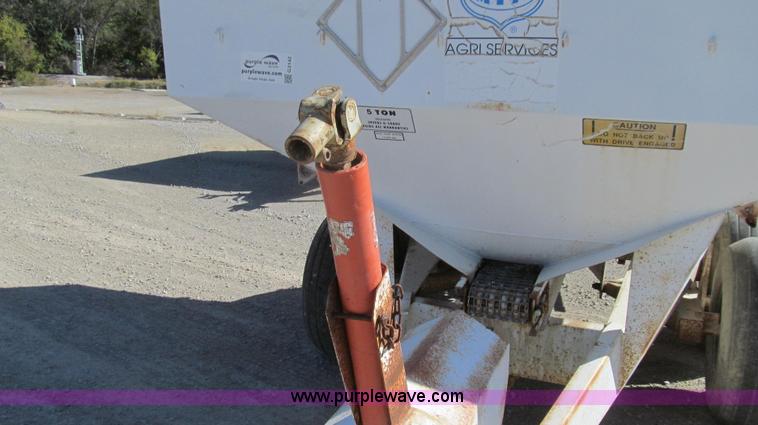 image for item G2142 Mobility 500 fertilizer spreader