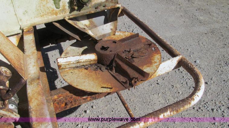 image for item G2142 Mobility 500 fertilizer spreader