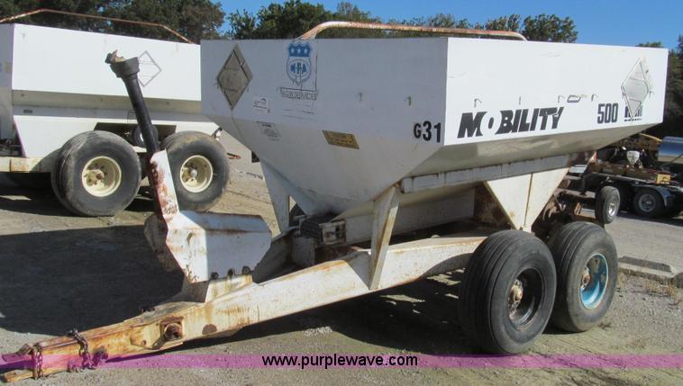 image for item G2143 Mobility 500 fertilizer spreader