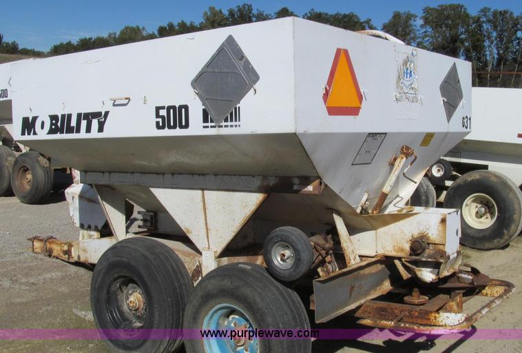 image for item G2143 Mobility 500 fertilizer spreader