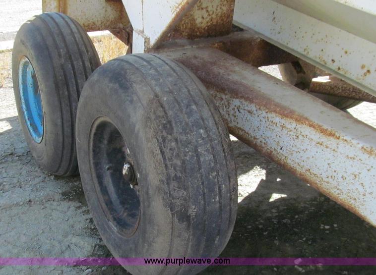 image for item G2143 Mobility 500 fertilizer spreader