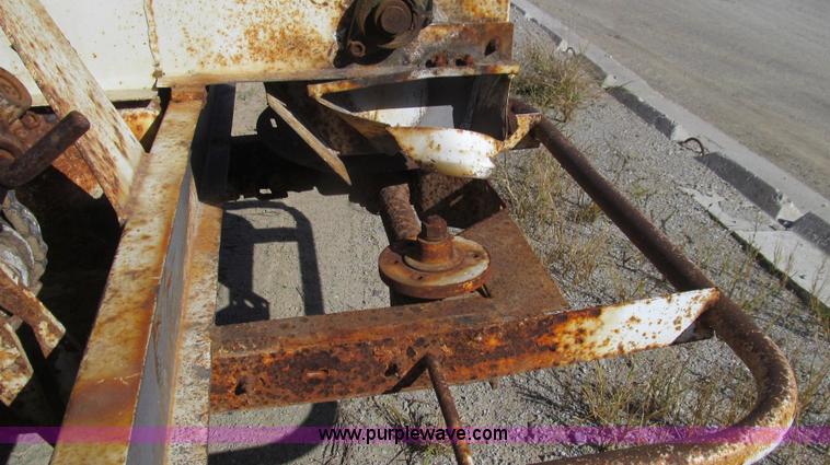 image for item G2143 Mobility 500 fertilizer spreader
