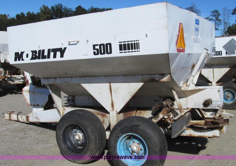image for item G2145 Mobility 500 fertilizer spreader