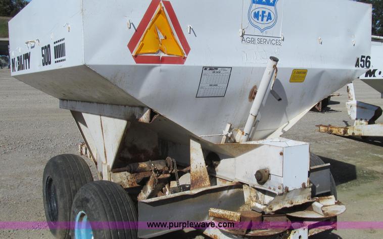 image for item G2145 Mobility 500 fertilizer spreader