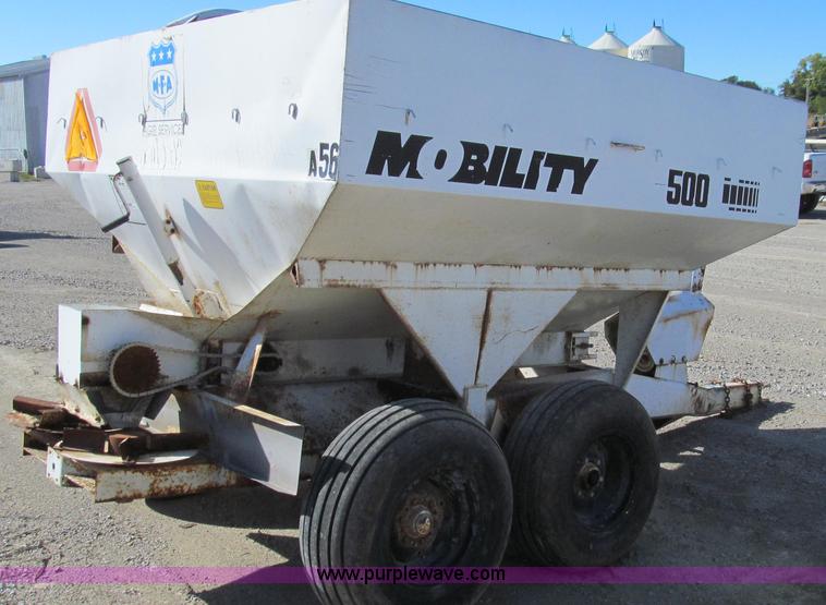 image for item G2145 Mobility 500 fertilizer spreader