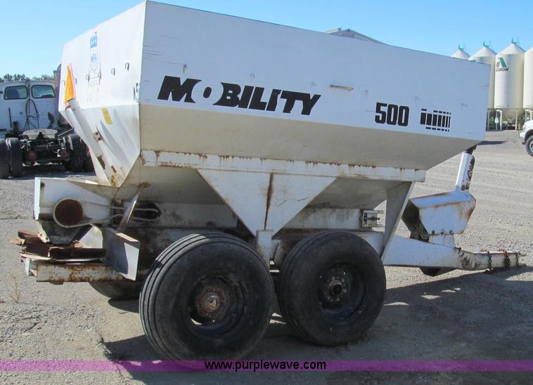 image for item G2145 Mobility 500 fertilizer spreader