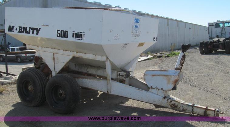 image for item G2145 Mobility 500 fertilizer spreader