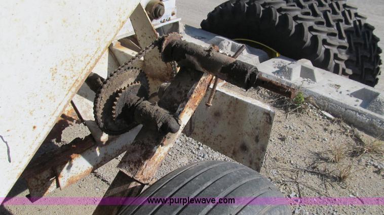 image for item G2145 Mobility 500 fertilizer spreader