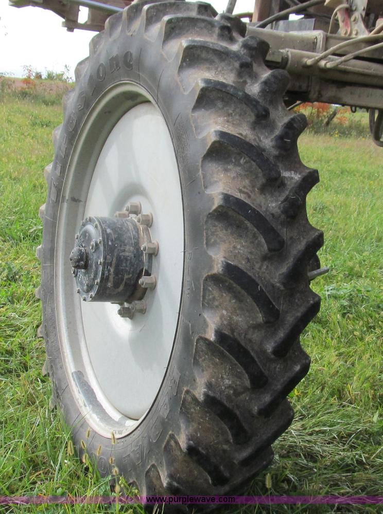 image for item G2157 2003 Case IH SPX3185 self-propelled sprayer