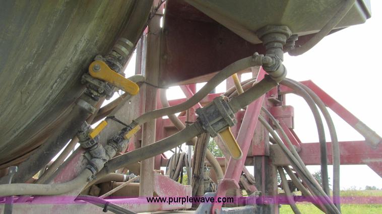 image for item G2157 2003 Case IH SPX3185 self-propelled sprayer