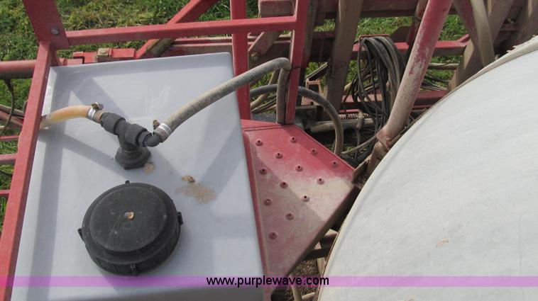 image for item G2157 2003 Case IH SPX3185 self-propelled sprayer