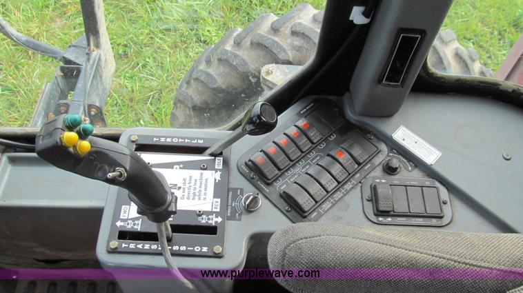 image for item G2157 2003 Case IH SPX3185 self-propelled sprayer