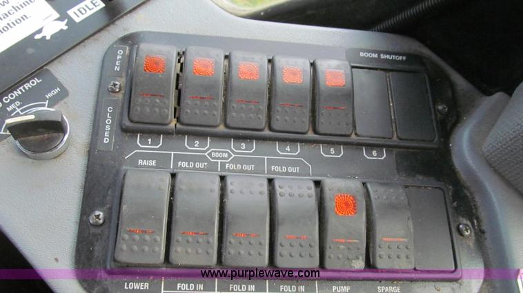 image for item G2157 2003 Case IH SPX3185 self-propelled sprayer