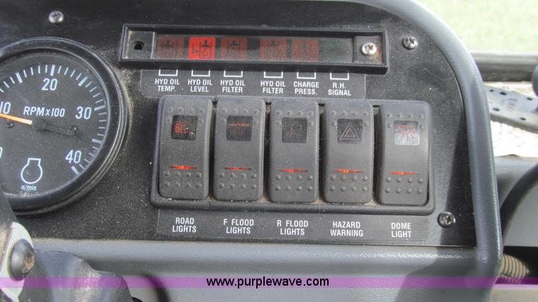 image for item G2157 2003 Case IH SPX3185 self-propelled sprayer