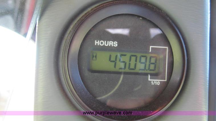 image for item G2157 2003 Case IH SPX3185 self-propelled sprayer