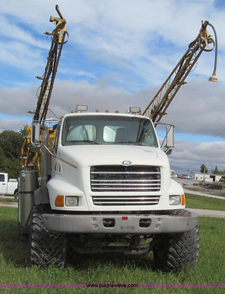 image for item G2158 1997 Ford L8513 Louisville 113 liquid fertilizer truck
