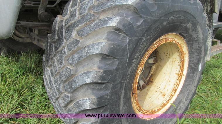 image for item G2158 1997 Ford L8513 Louisville 113 liquid fertilizer truck