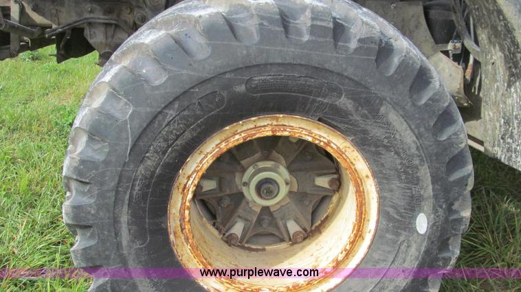 image for item G2158 1997 Ford L8513 Louisville 113 liquid fertilizer truck