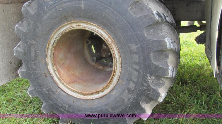 image for item G2158 1997 Ford L8513 Louisville 113 liquid fertilizer truck