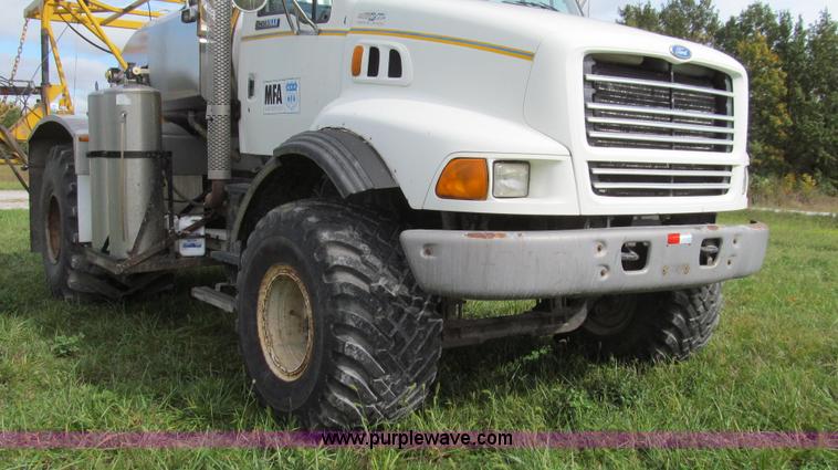 image for item G2158 1997 Ford L8513 Louisville 113 liquid fertilizer truck
