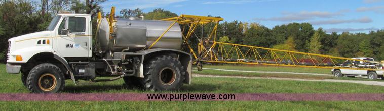 image for item G2158 1997 Ford L8513 Louisville 113 liquid fertilizer truck