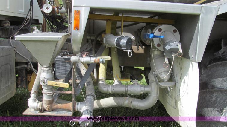 image for item G2158 1997 Ford L8513 Louisville 113 liquid fertilizer truck