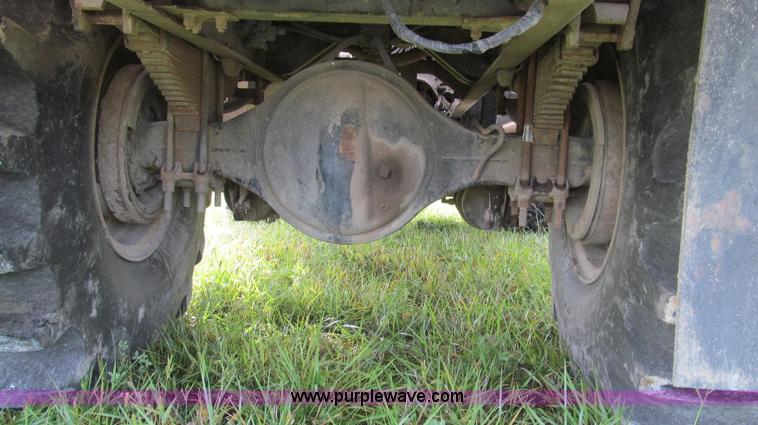 image for item G2158 1997 Ford L8513 Louisville 113 liquid fertilizer truck