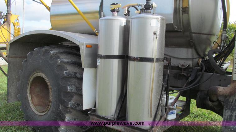 image for item G2158 1997 Ford L8513 Louisville 113 liquid fertilizer truck
