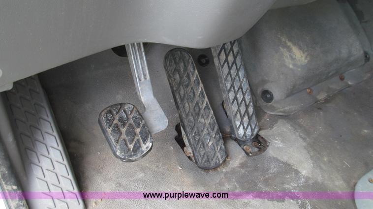 image for item G2158 1997 Ford L8513 Louisville 113 liquid fertilizer truck