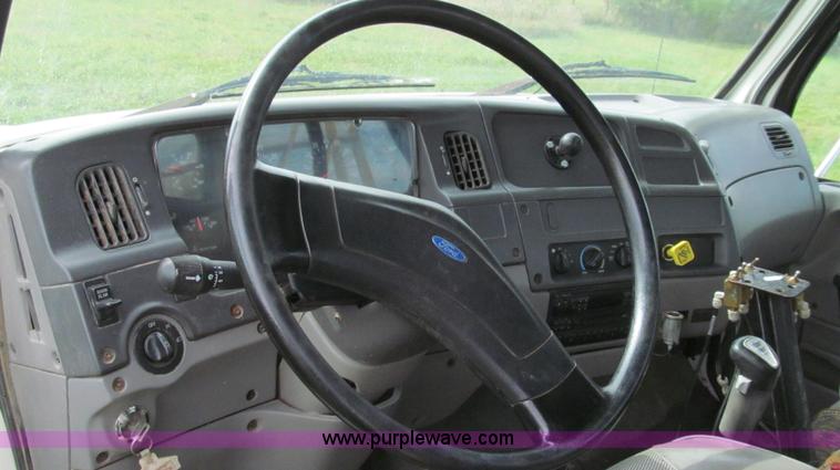 image for item G2158 1997 Ford L8513 Louisville 113 liquid fertilizer truck