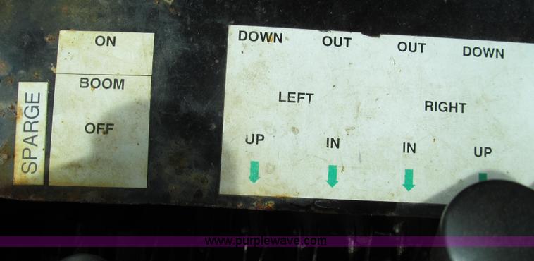 image for item G2158 1997 Ford L8513 Louisville 113 liquid fertilizer truck