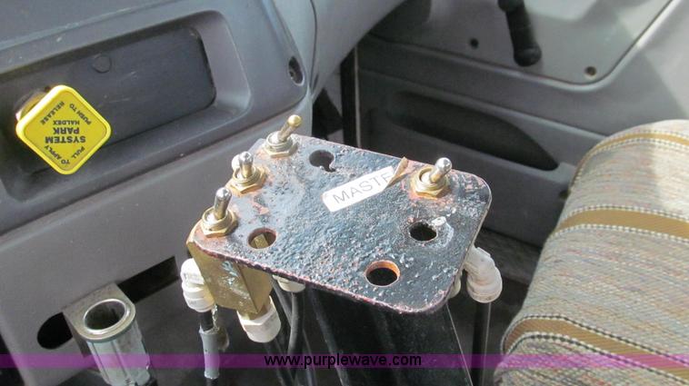 image for item G2158 1997 Ford L8513 Louisville 113 liquid fertilizer truck