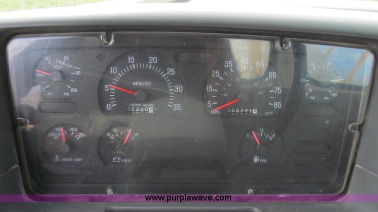 image for item G2158 1997 Ford L8513 Louisville 113 liquid fertilizer truck