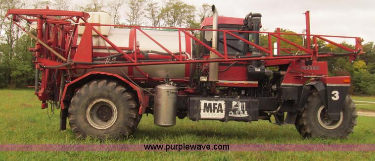 image for item G2159 1999 Case IH Titan FLX3300 self-propelled sprayer