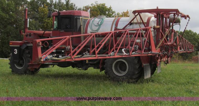 image for item G2159 1999 Case IH Titan FLX3300 self-propelled sprayer