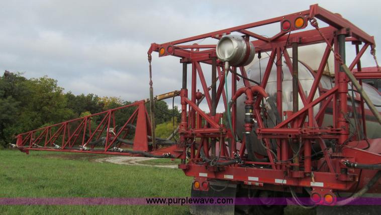 image for item G2159 1999 Case IH Titan FLX3300 self-propelled sprayer