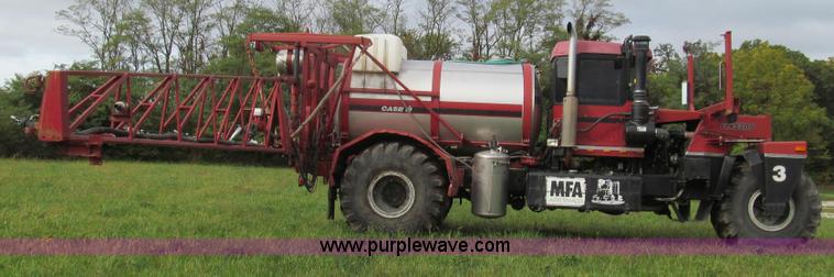 image for item G2159 1999 Case IH Titan FLX3300 self-propelled sprayer