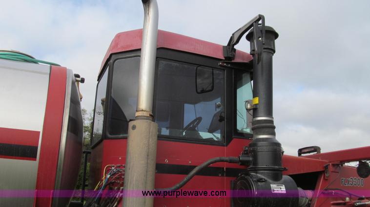 image for item G2159 1999 Case IH Titan FLX3300 self-propelled sprayer