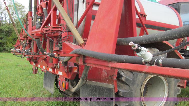 image for item G2159 1999 Case IH Titan FLX3300 self-propelled sprayer